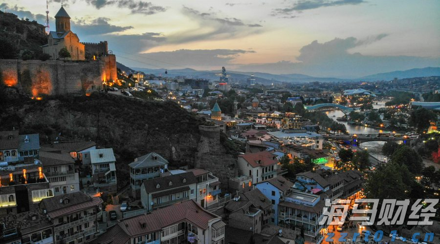 公募基金六大最新排名：二季度35家基金非货规模增长超百亿